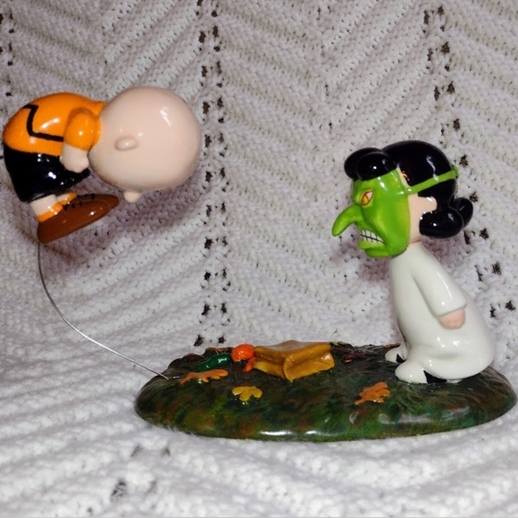 Peanuts Dept. 56 BOO! Rare Charlie  Brown Halloween Department 56 Lucy - Picture 3 of 8